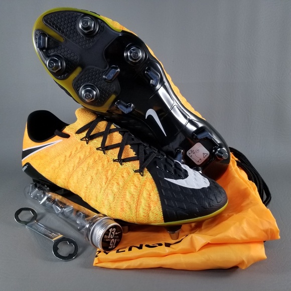 Scarpe da calcio Nike Phantom Calcioshop.it